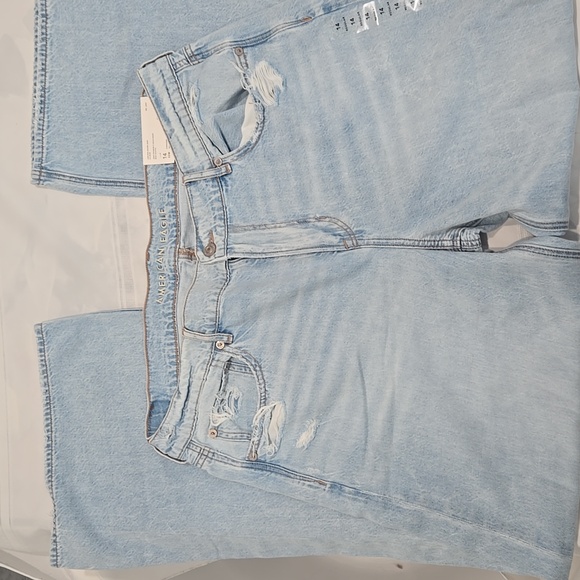 American Eagle Outfitters Light Blue Low- Rise Skater Jeans - Picture 4 of 9